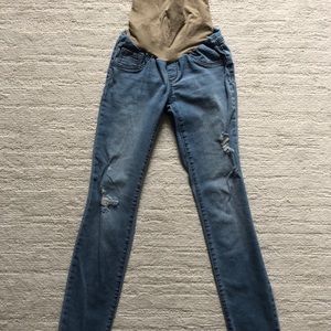 Distressed skinny jeans